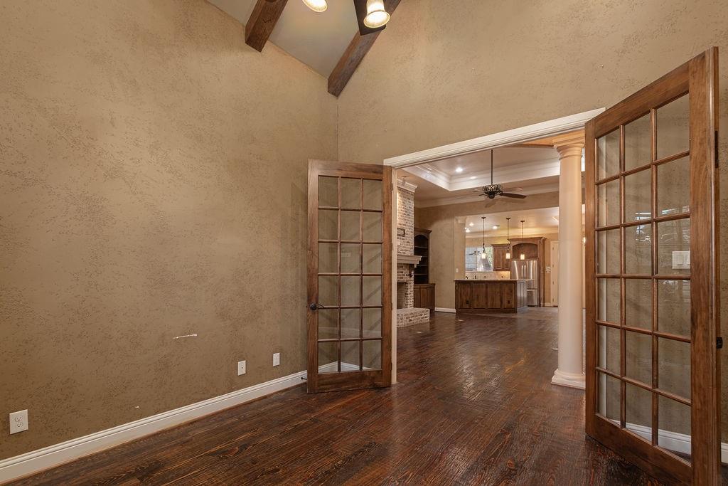 1407 S Houston Street, Kaufman, TX 75142