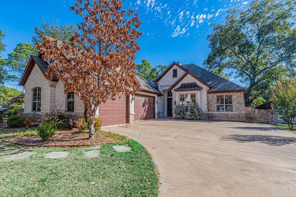 1407 S Houston Street, Kaufman, TX 75142