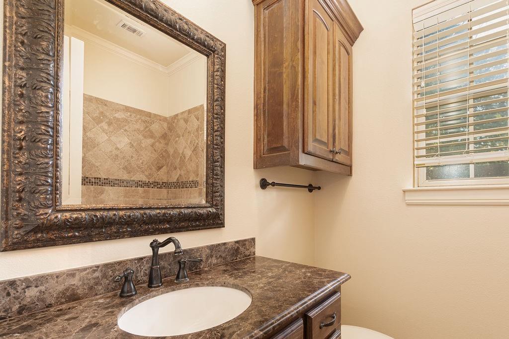 1407 S Houston Street, Kaufman, TX 75142