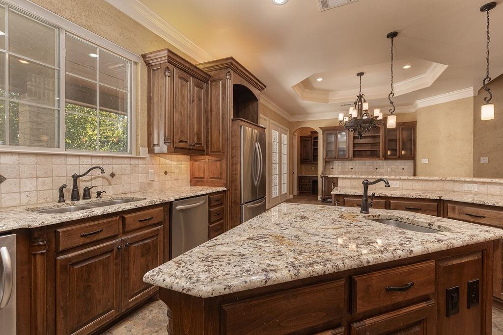 1407 S Houston Street, Kaufman, TX 75142