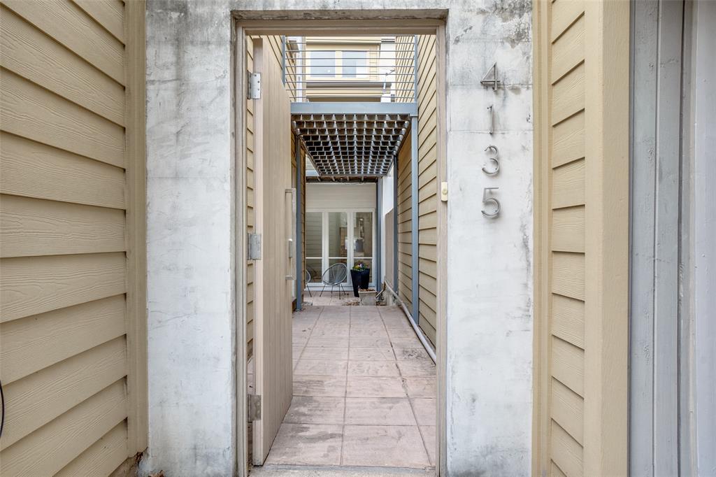 4135 Buena Vista Street, Dallas, TX 75204