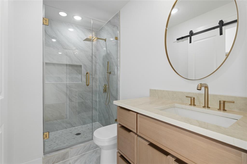 2400 Dyson Street, Dallas, TX 75215