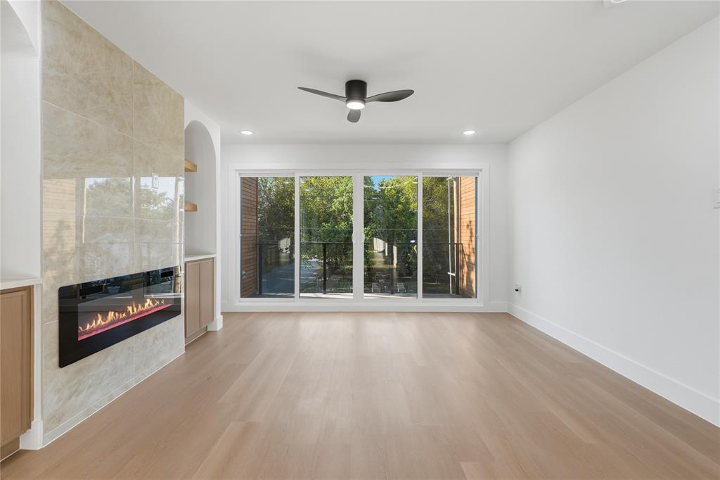 2400 Dyson Street, Dallas, TX 75215