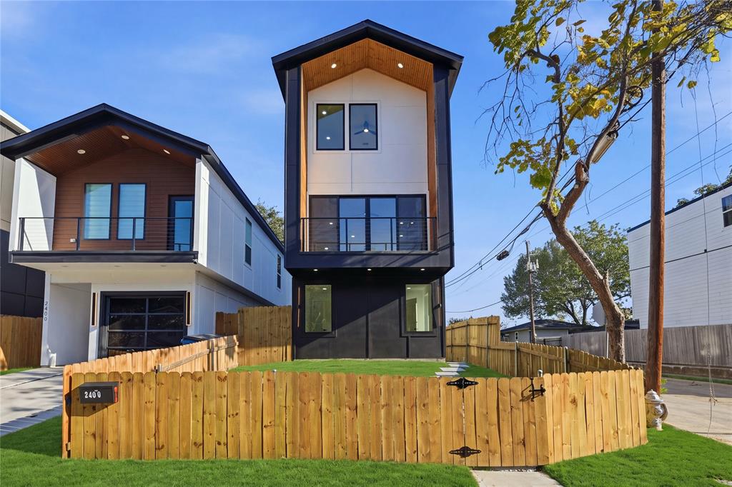 2400 Dyson Street, Dallas, TX 75215
