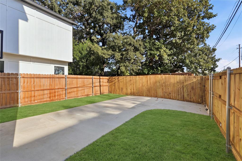 2400 Dyson Street, Dallas, TX 75215