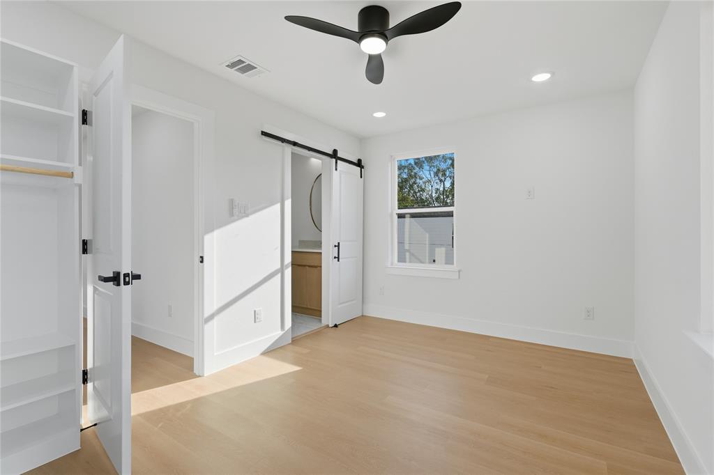 2400 Dyson Street, Dallas, TX 75215