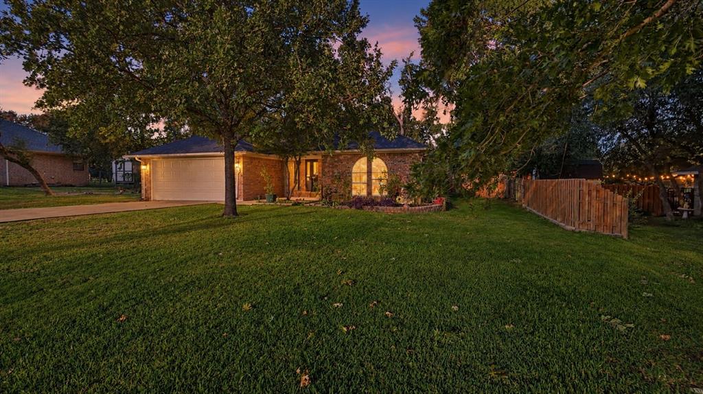 Large mature trees in this front yard!