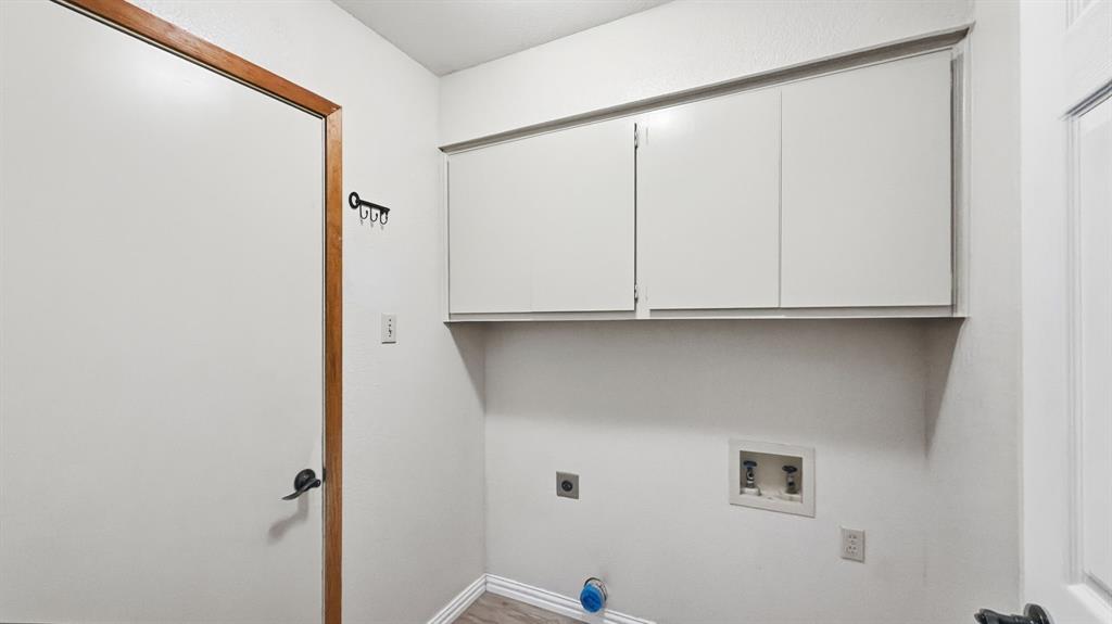 Full size and separate laundry room