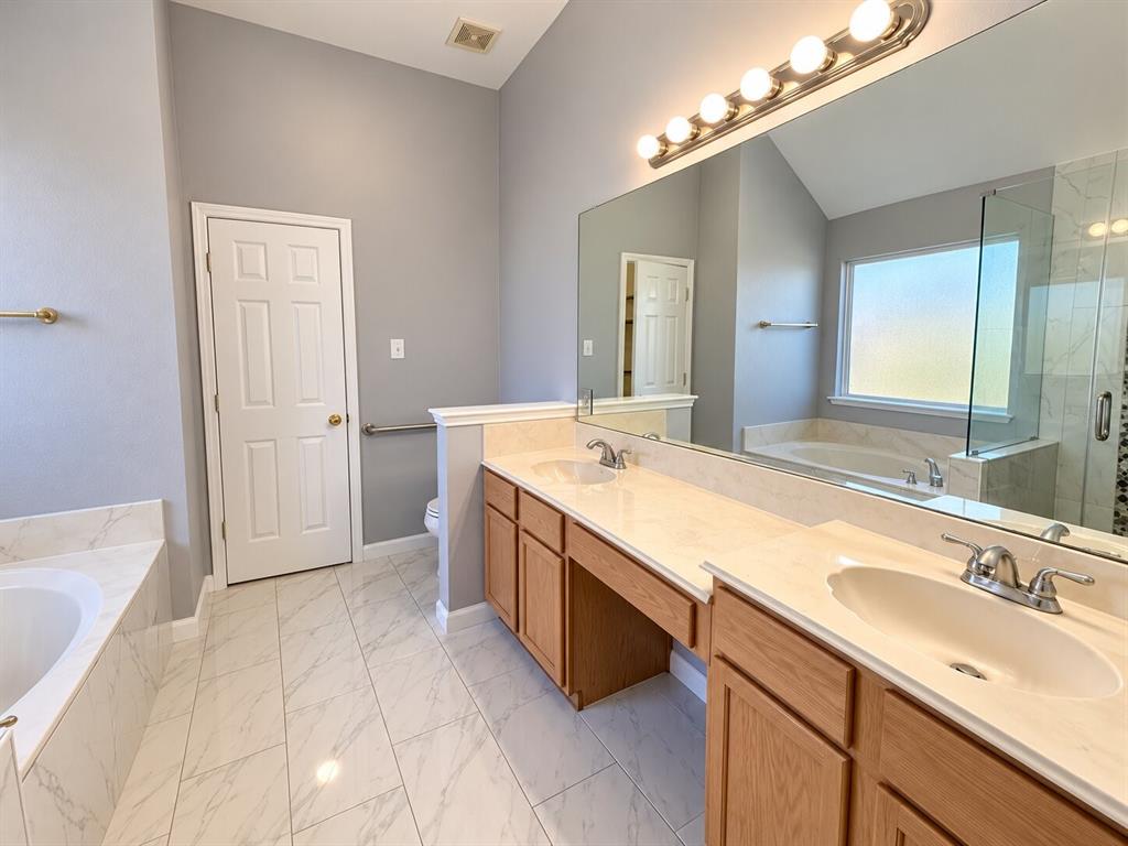 1906 Dartbrook Drive, Rowlett, TX 75089