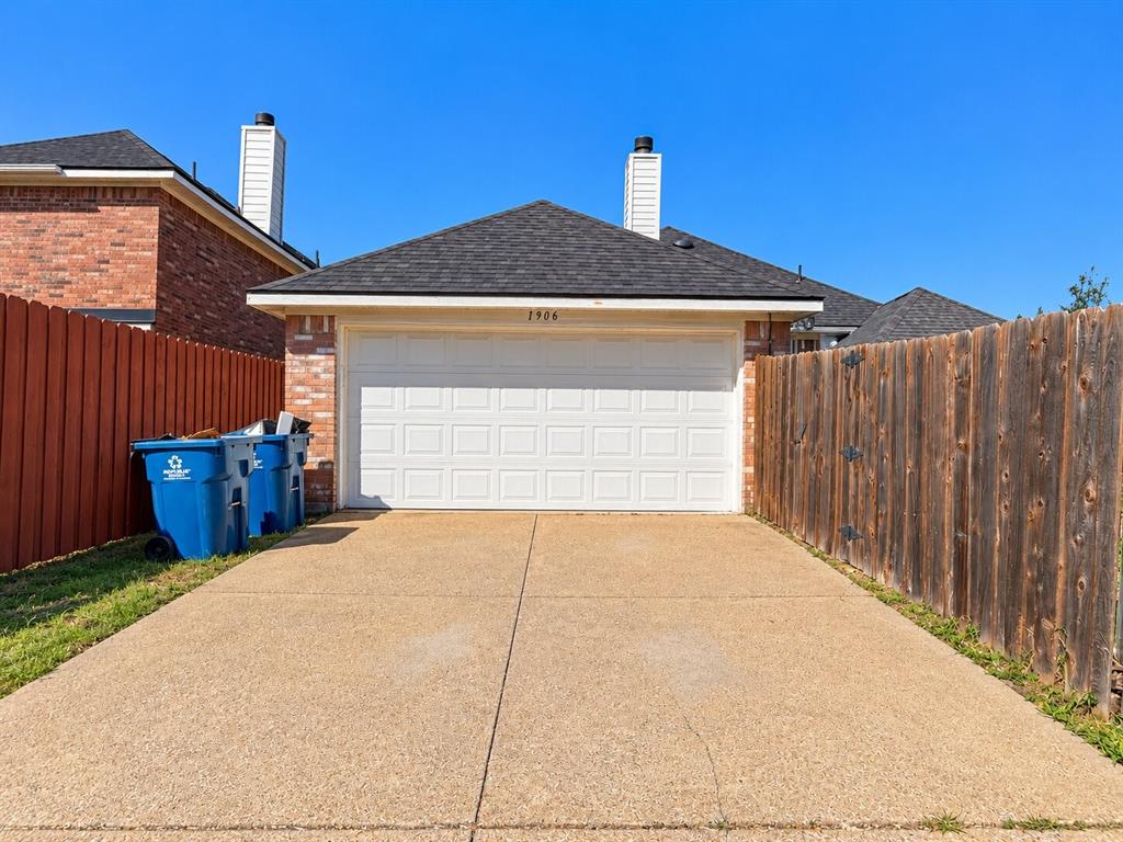 1906 Dartbrook Drive, Rowlett, TX 75089