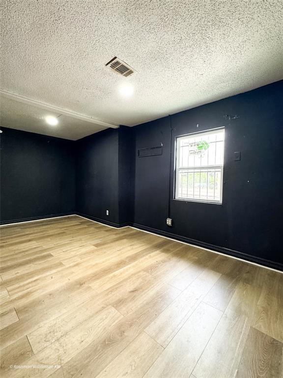 2915 S Lancaster Road, Dallas, TX 75216