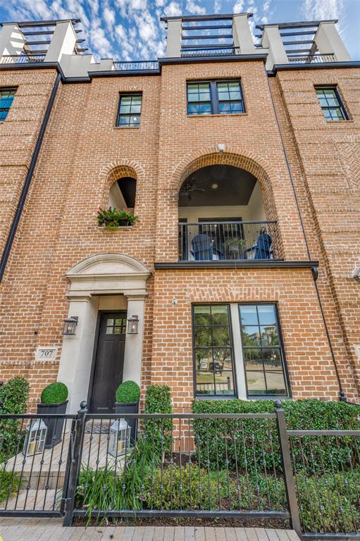 707 WILL RICE Avenue, Irving, TX 75039