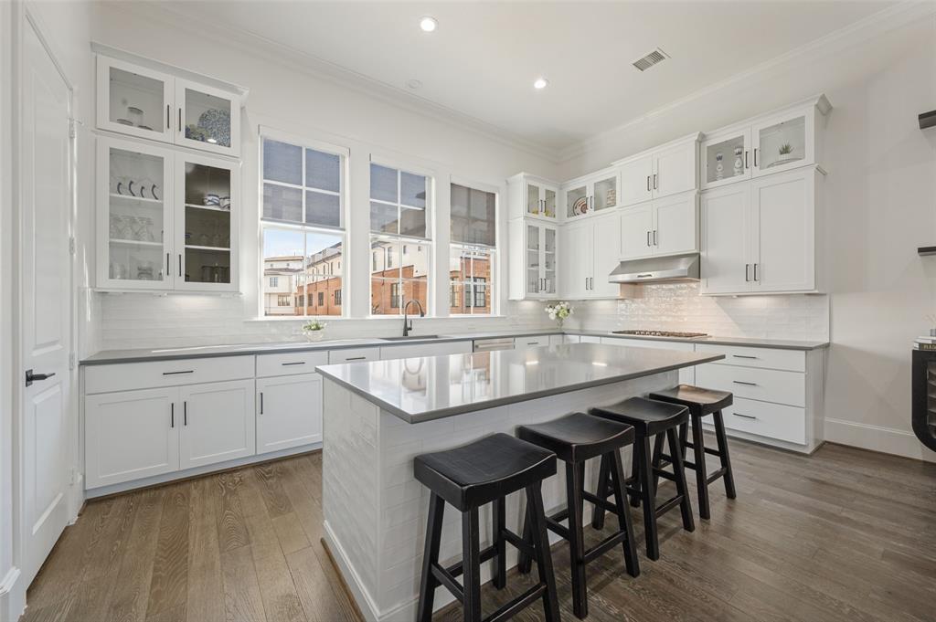 707 WILL RICE Avenue, Irving, TX 75039