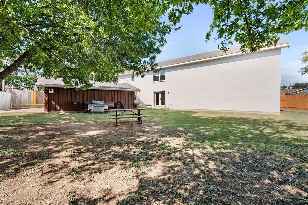 2548 Wood Valley Place, Dallas, TX 75211