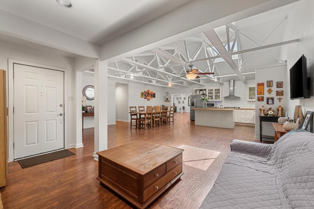 2548 Wood Valley Place, Dallas, TX 75211