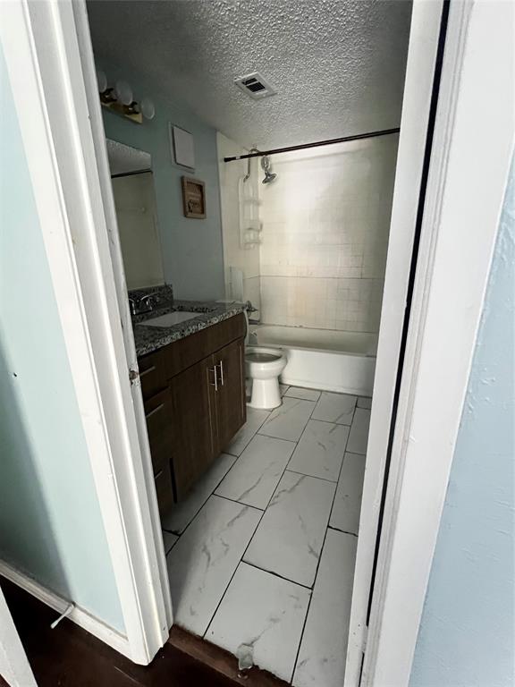 919 S Weatherred Drive, #204B, Richardson, TX 75080