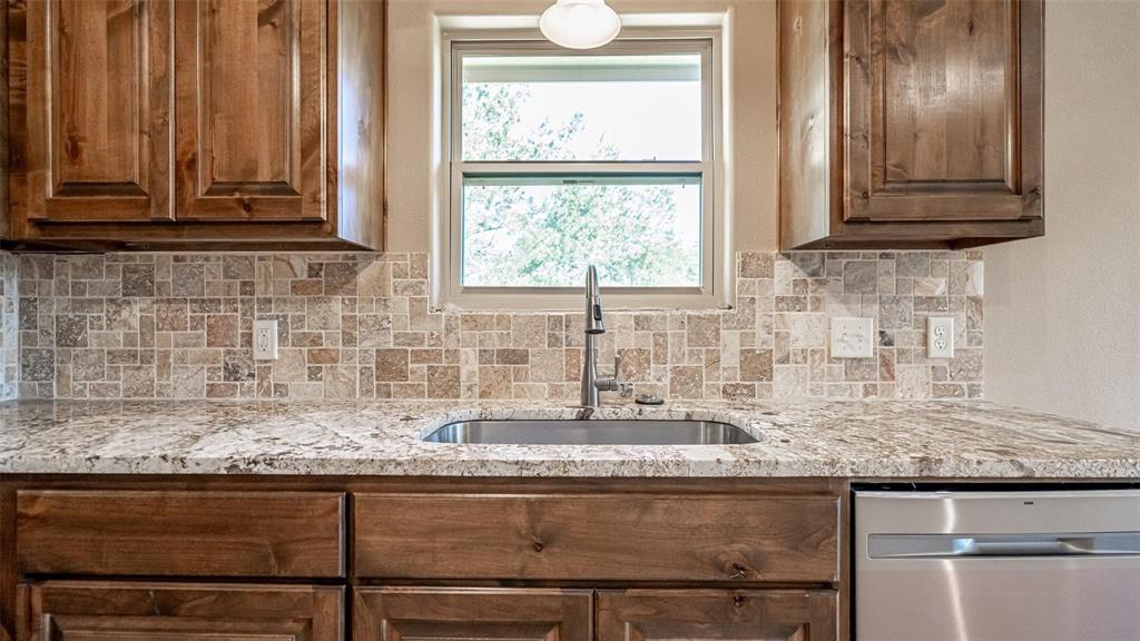 2510 Smokerise Trail, Granbury, TX 76048