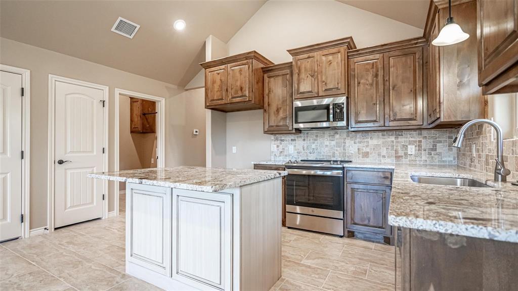 2510 Smokerise Trail, Granbury, TX 76048