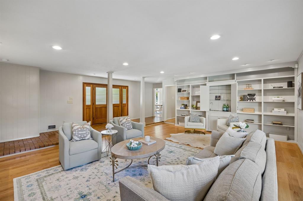 10115 Chesterton Drive, Dallas, TX 75238