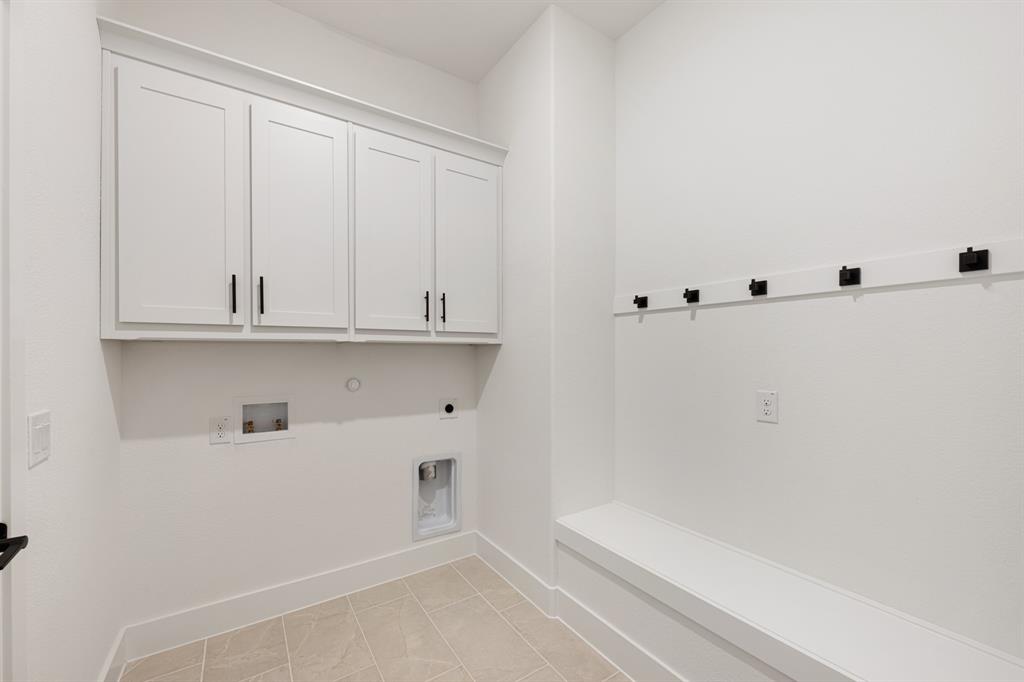 937 Cardinal Drive, Midlothian, TX 76065