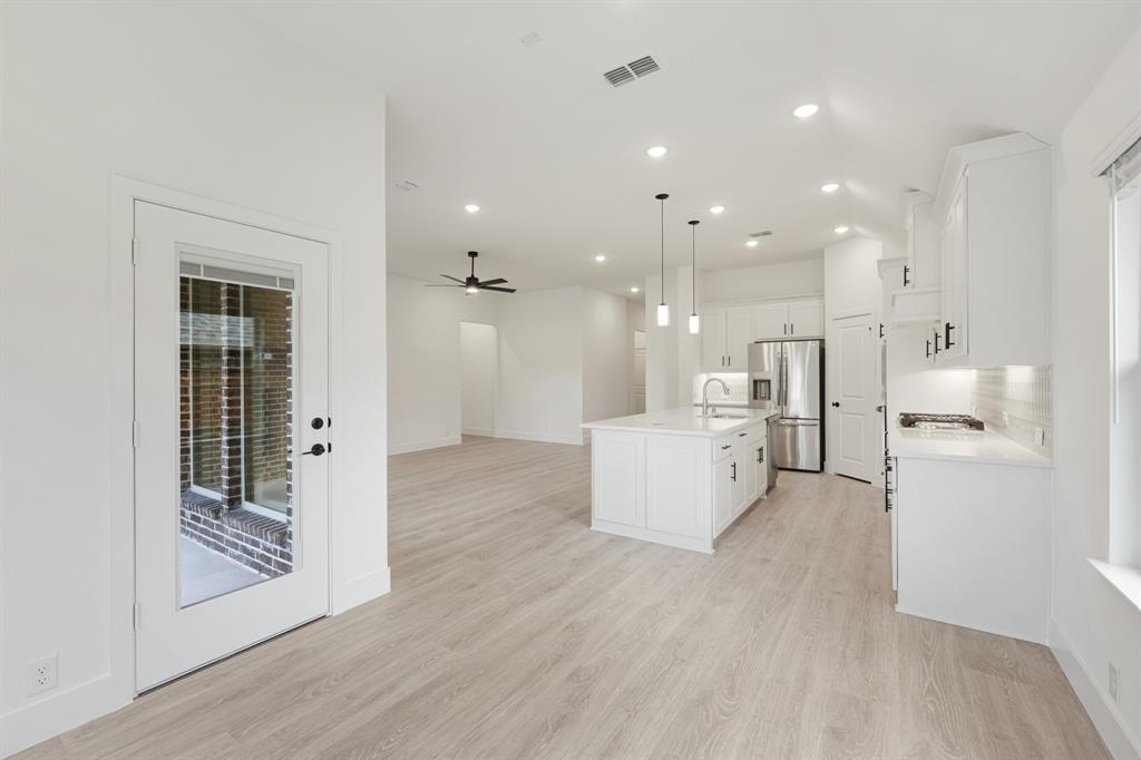 937 Cardinal Drive, Midlothian, TX 76065