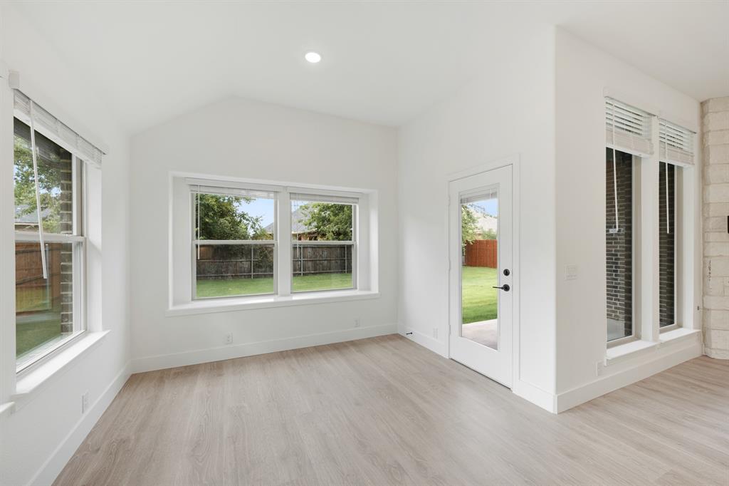 937 Cardinal Drive, Midlothian, TX 76065