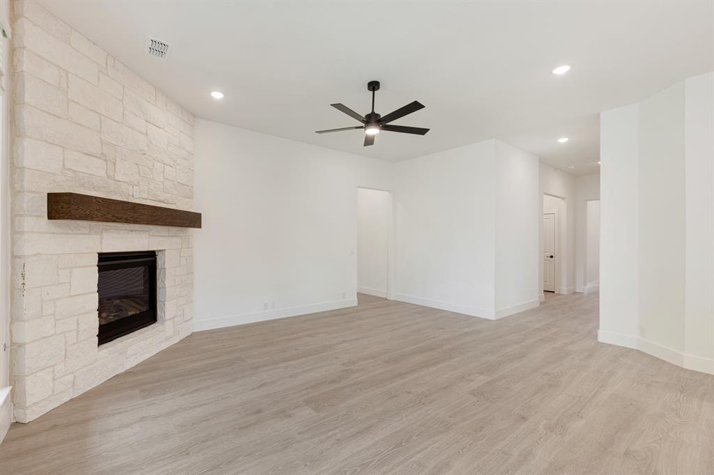 937 Cardinal Drive, Midlothian, TX 76065