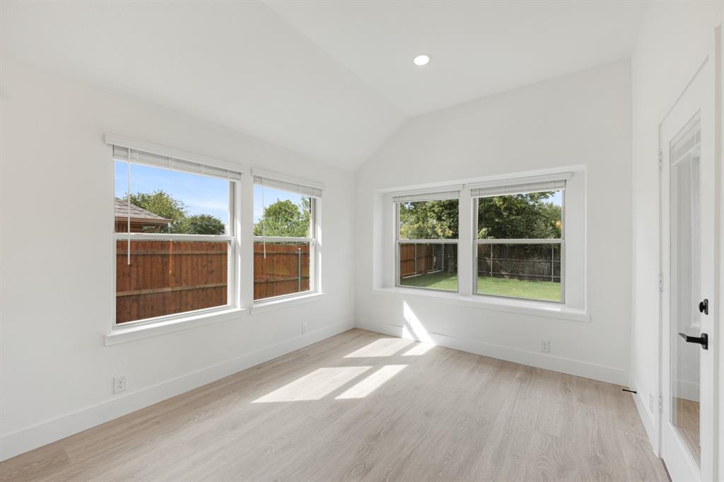 937 Cardinal Drive, Midlothian, TX 76065