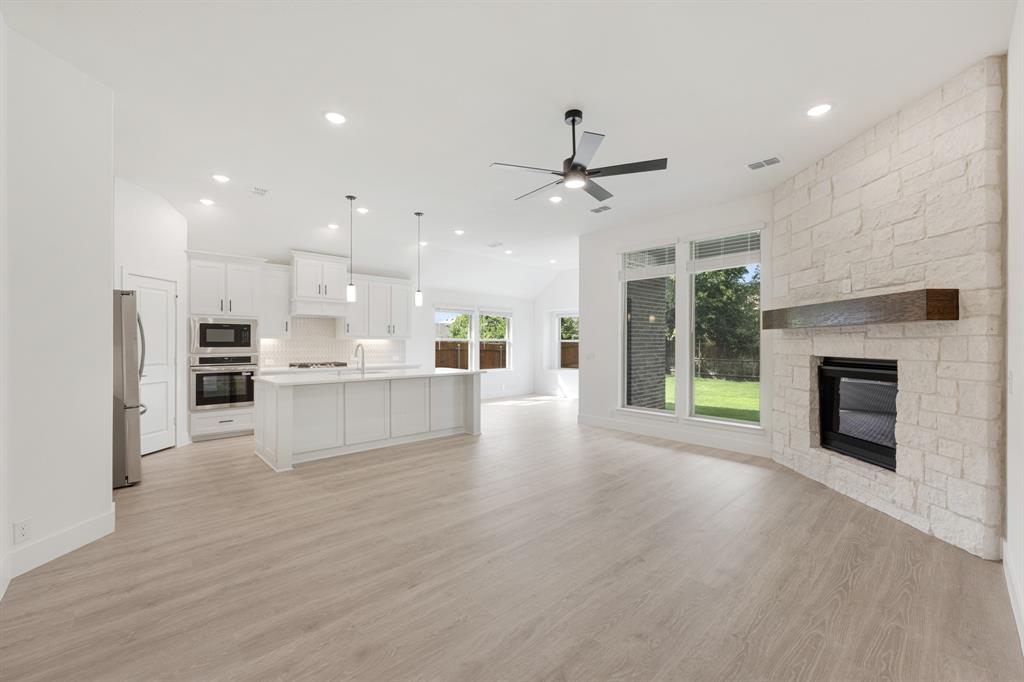937 Cardinal Drive, Midlothian, TX 76065
