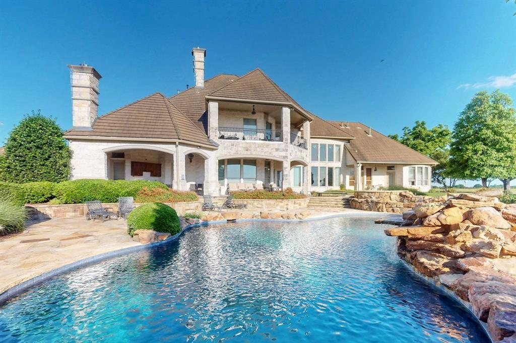 Welcome to Stunning Luxury Estate approx 1.5 miles off I20 in Forney Texas Welcome to Stunning Luxury Estate approx 1.5 miles off I20 in Forney Texas