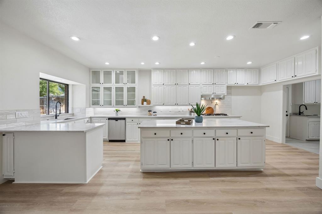 706 Royal Birkdale Drive, Garland, TX 75044