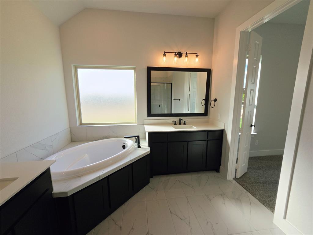 6840 Hayes Road, Midlothian, TX 76065