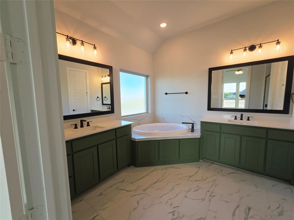 6850 Hayes Road, Midlothian, TX 76065