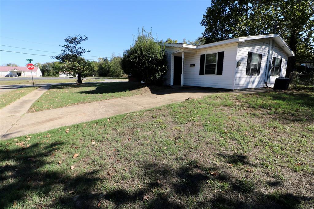2490 Beverly Drive, Paris, TX 74560