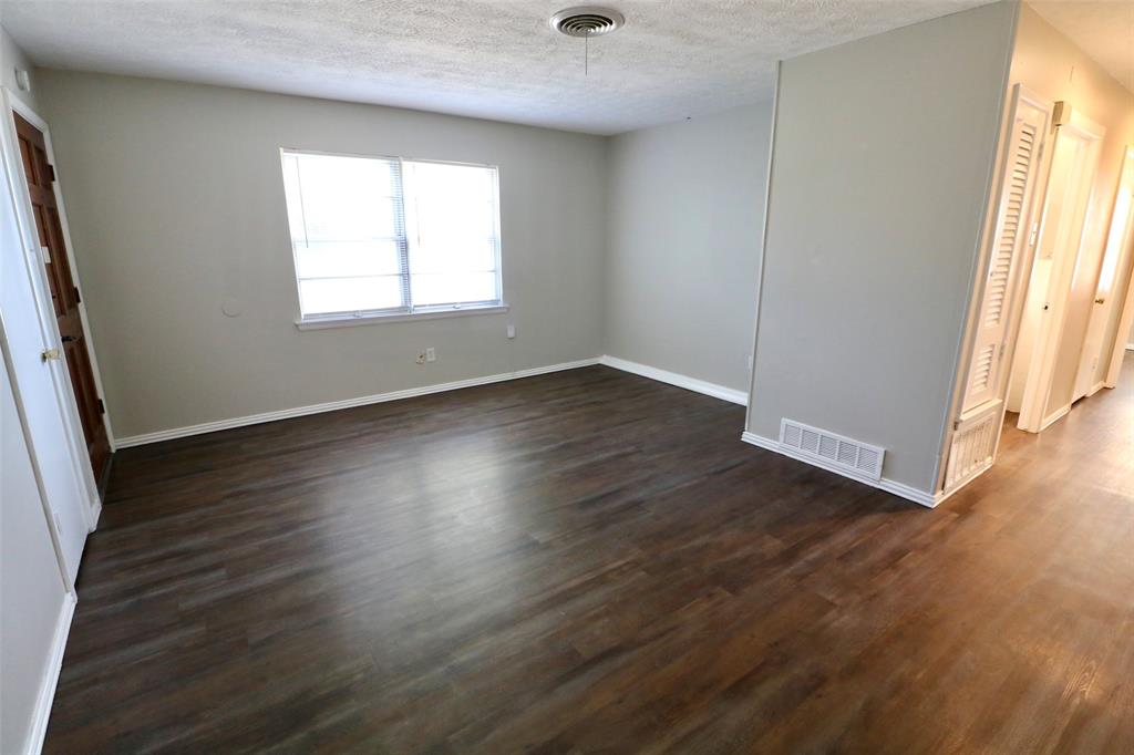 2490 Beverly Drive, Paris, TX 74560
