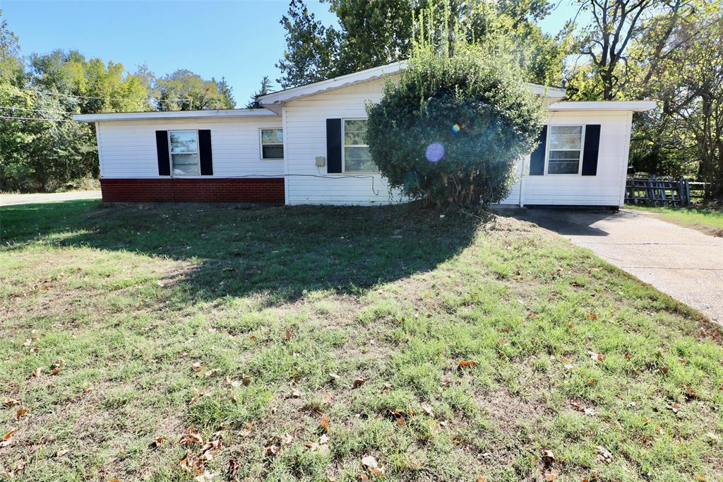 2490 Beverly Drive, Paris, TX 74560