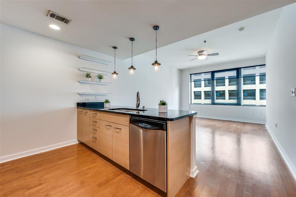 Kitchen+Living Area