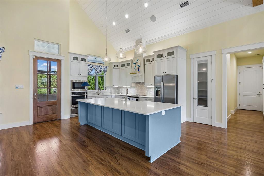 18076 Country Club Drive, Kemp, TX 75143