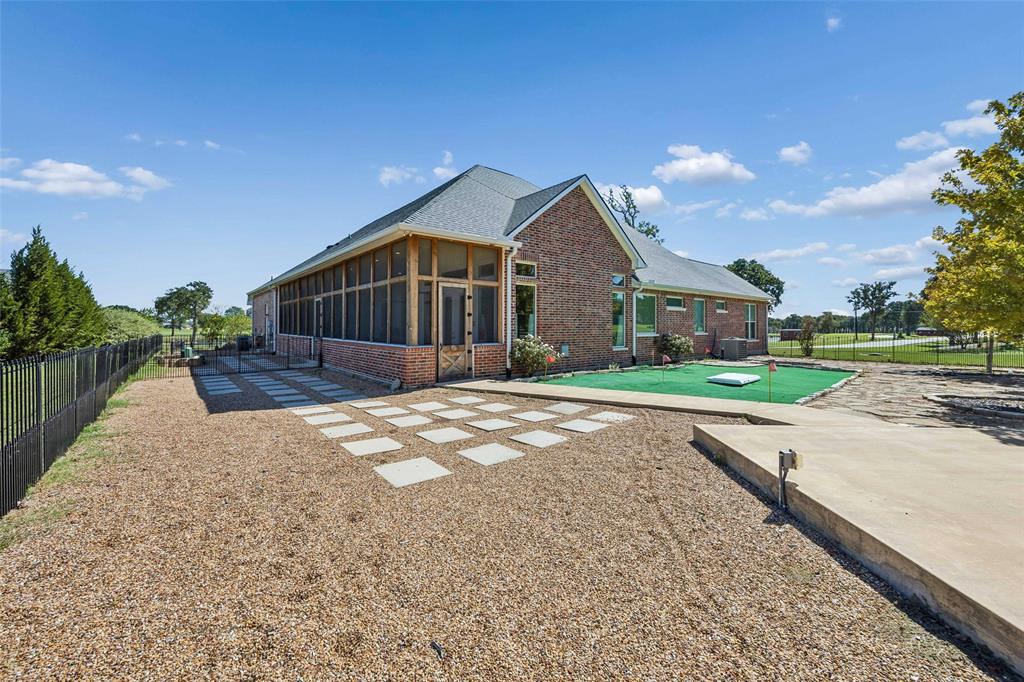 18076 Country Club Drive, Kemp, TX 75143