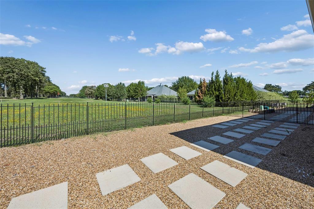 18076 Country Club Drive, Kemp, TX 75143