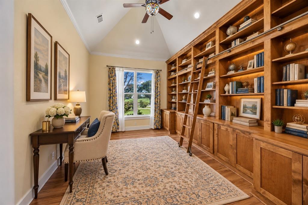 Office—Virtually Staged