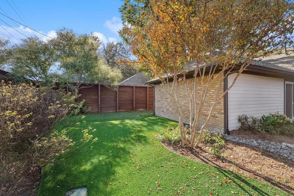 7738 Lemmonwood Drive, Dallas, TX 75231