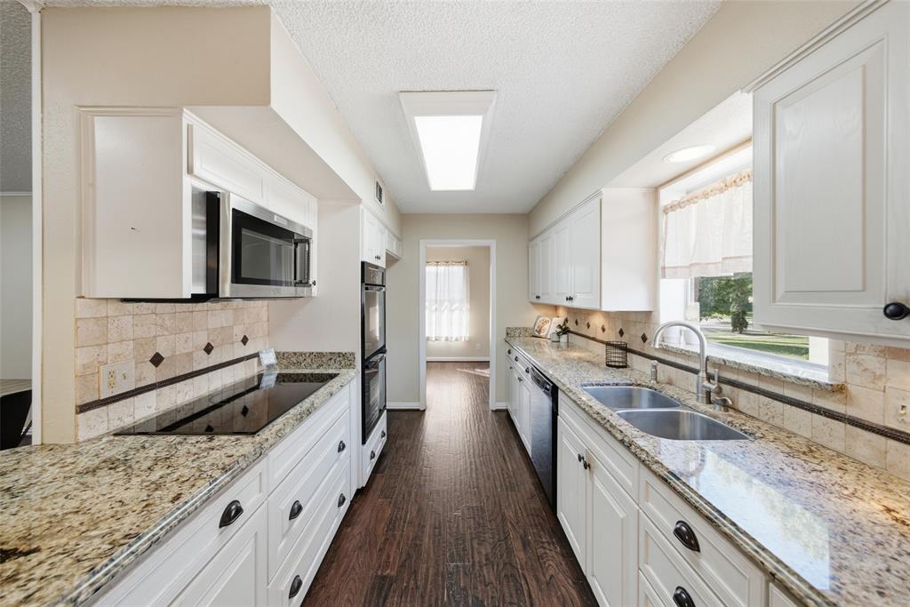9216 Sorrento Street, Dallas, TX 75228 9216 Sorrento Street, Dallas, TX 75228