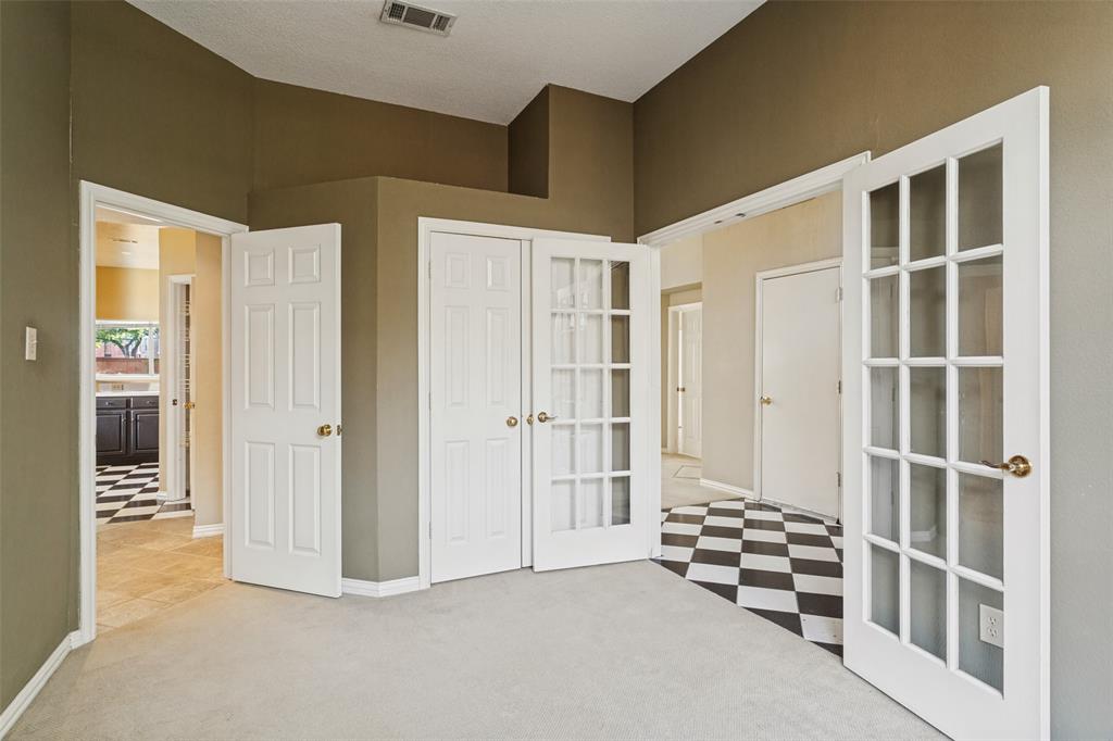 300 Black Rock Court, Irving, TX 75063 300 Black Rock Court, Irving, TX 75063