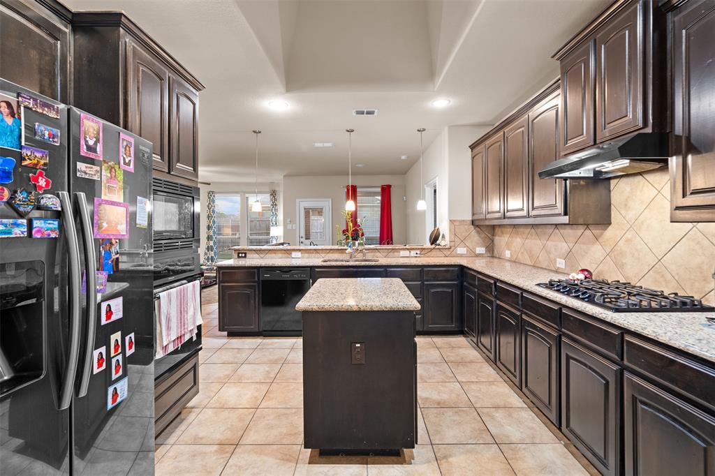 1217 Crest Ridge Drive, Glenn Heights, TX 75154
