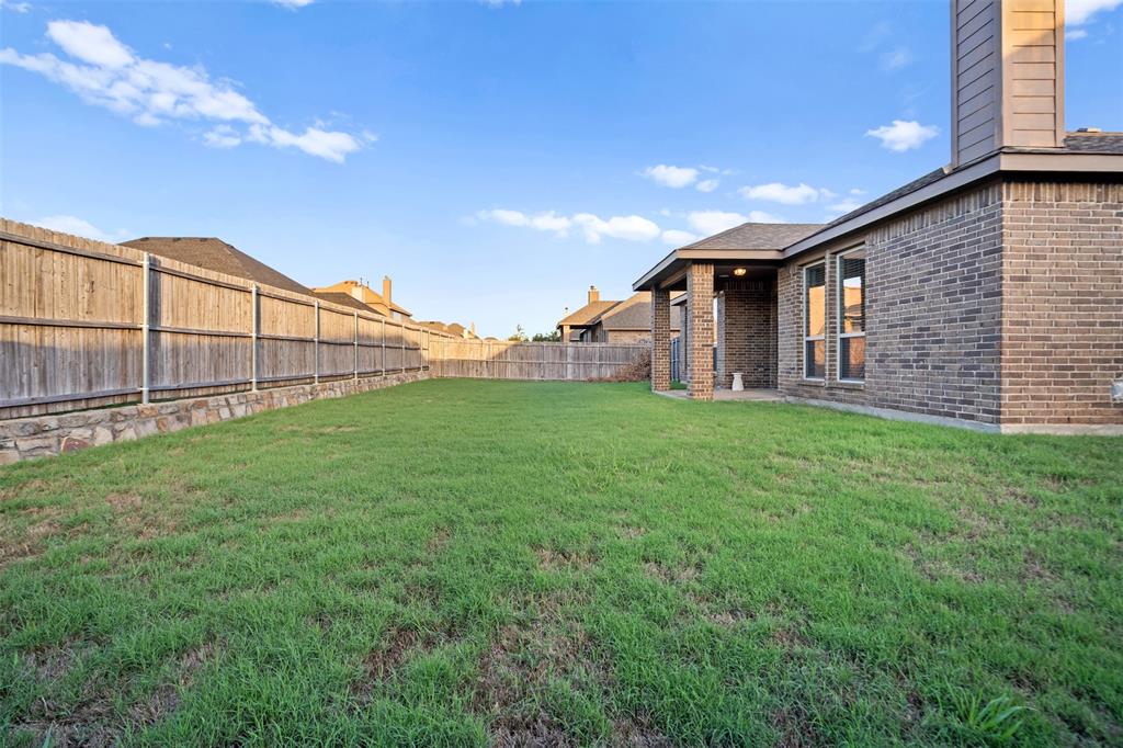 1217 Crest Ridge Drive, Glenn Heights, TX 75154