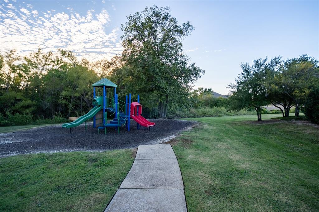 1217 Crest Ridge Drive, Glenn Heights, TX 75154