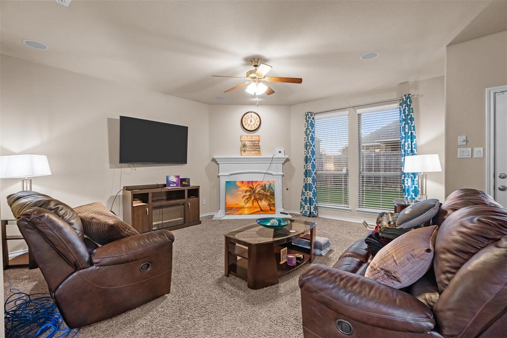 1217 Crest Ridge Drive, Glenn Heights, TX 75154
