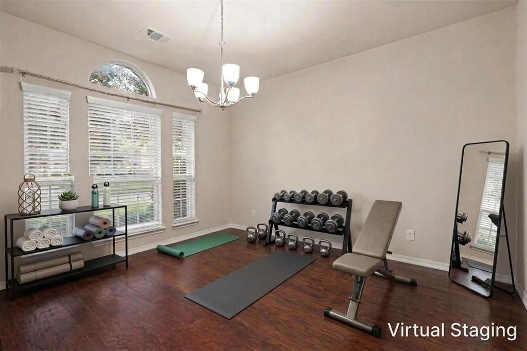 Flex area - can be an exercise room