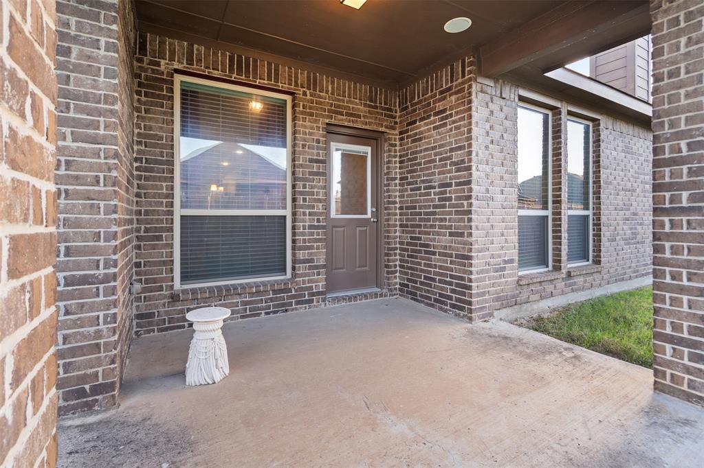1217 Crest Ridge Drive, Glenn Heights, TX 75154